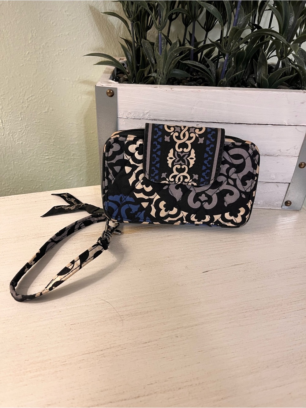 Vera Bradley “Canterberry Cobalt” Quilted Zip-Around Wristlet